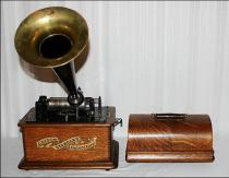Чем отличается патефон от граммофона?